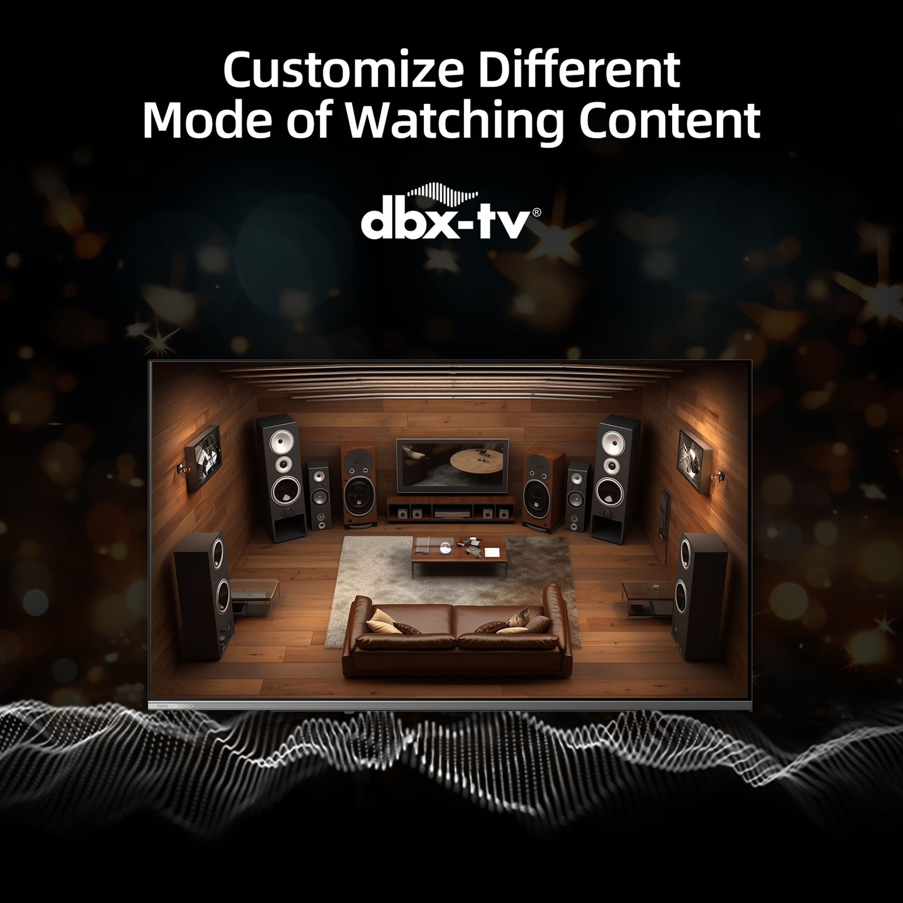 Wyświetlany jest pokój ze sprzętem audio. Sofa naprzeciwko telewizora, otoczona głośnikami. Tło jest ciemne i ma efekty świetlne.