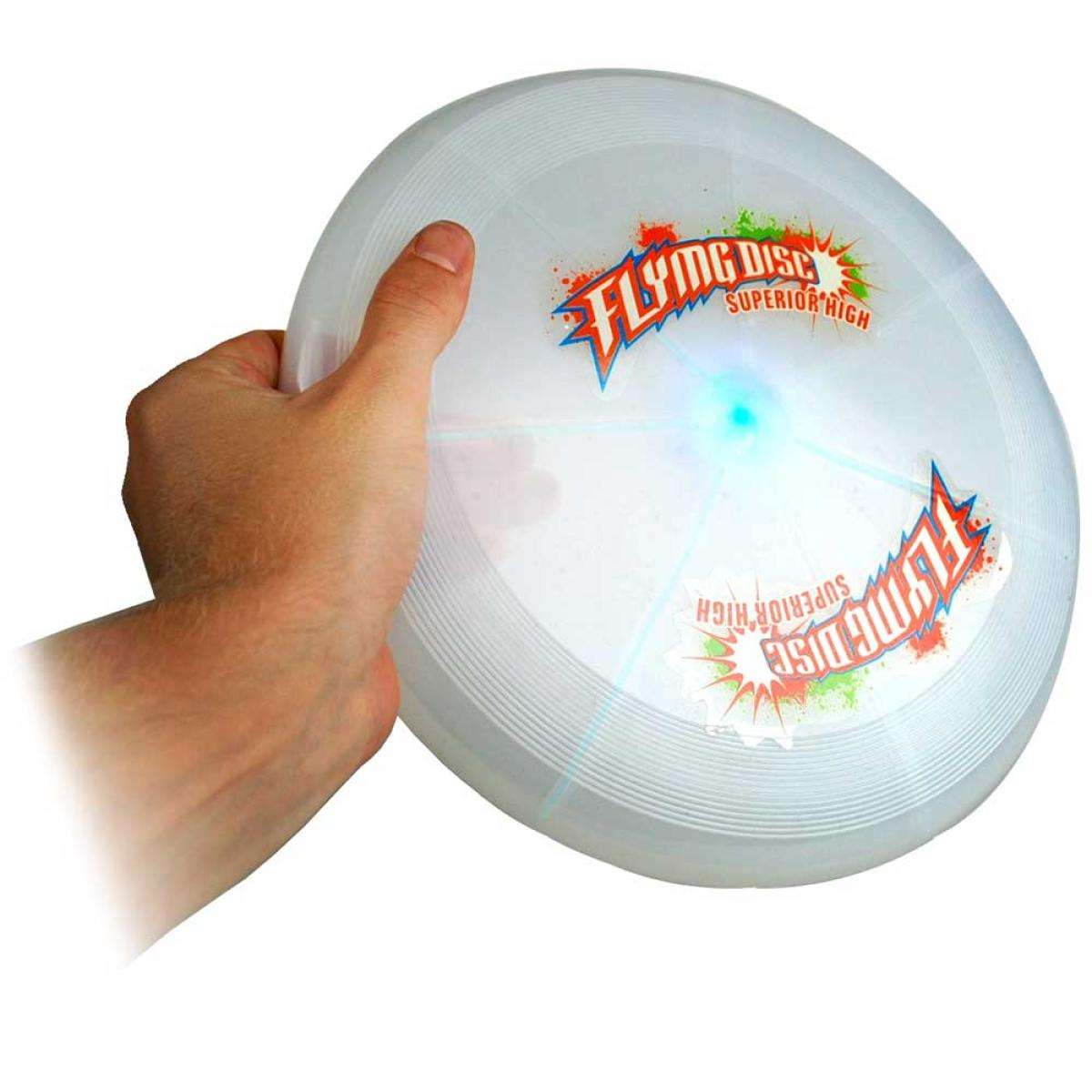 Een hand die een doorzichtige, gloeiende frisbee vasthoudt. De frisbee heeft een label met 'Flying Disc Superior High'. De scène speelt zich af op een witte achtergrond.