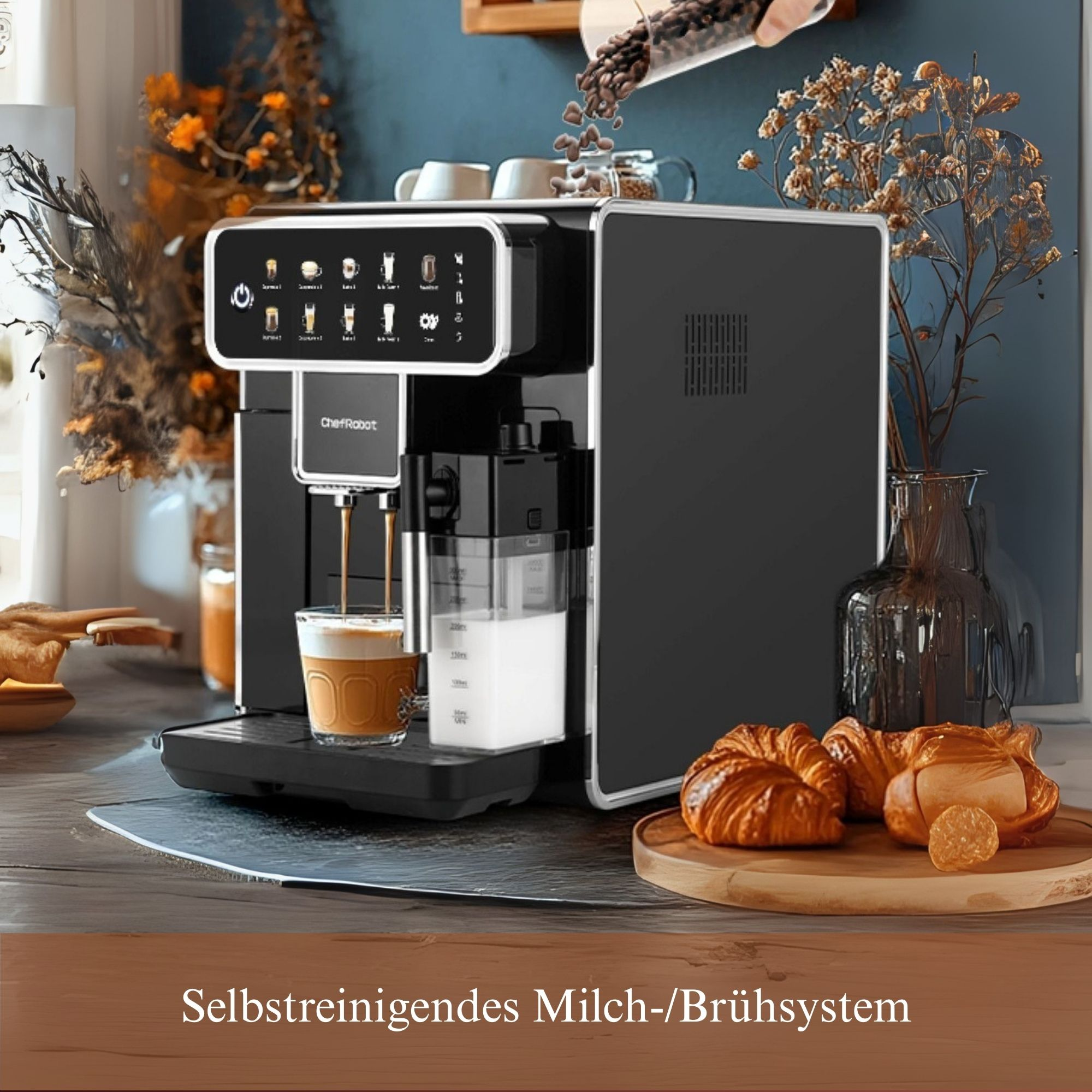 Eine Kaffeemaschine, die einen Latte in ein Glas abgibt. Croissants liegen auf einem Holzbrett. Kaffeebohnen gießen ein.