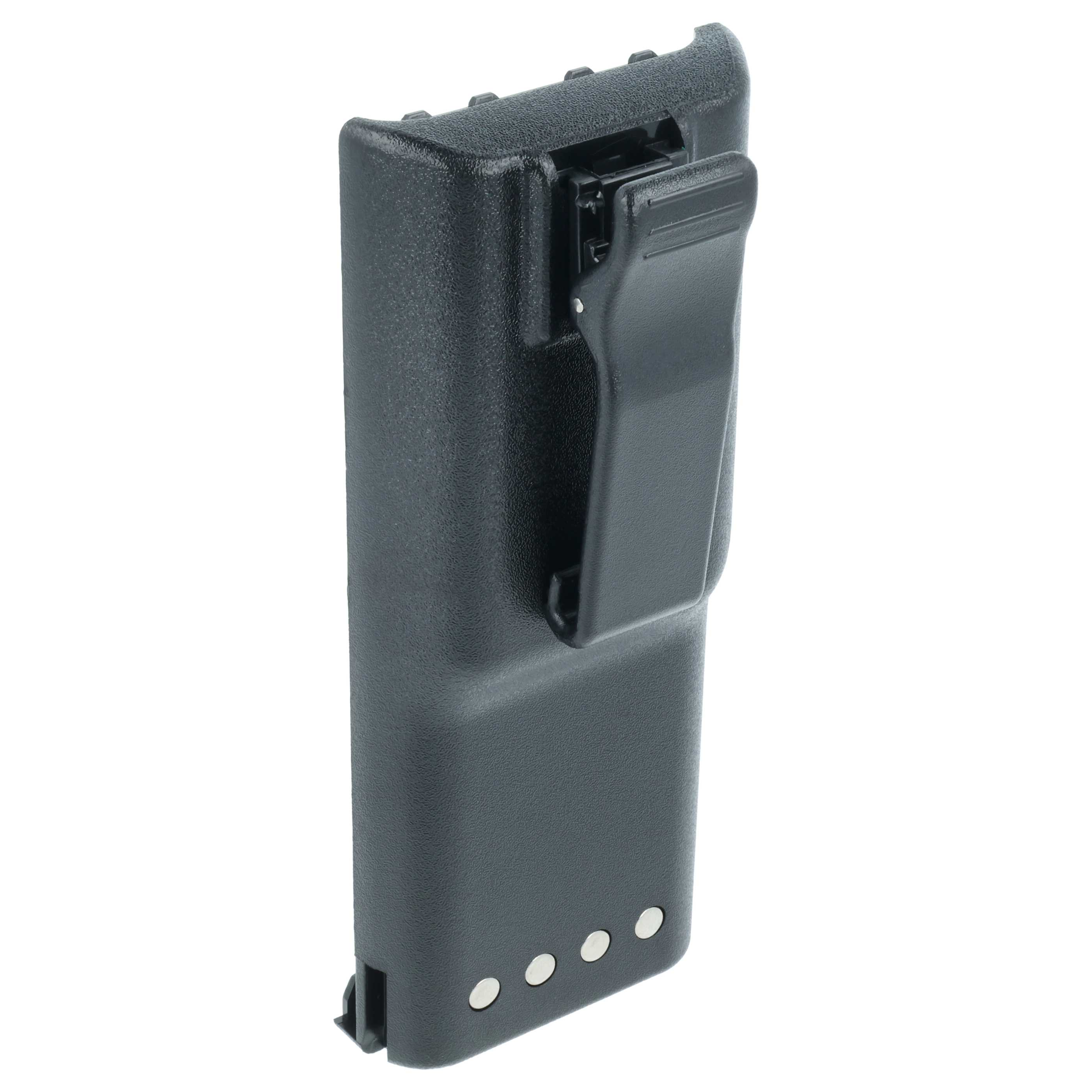 Ein schwarzes Funkbatteriepaket mit Clip, drei silbernen Nieten und strukturierter Oberfläche auf weißem Hintergrund.