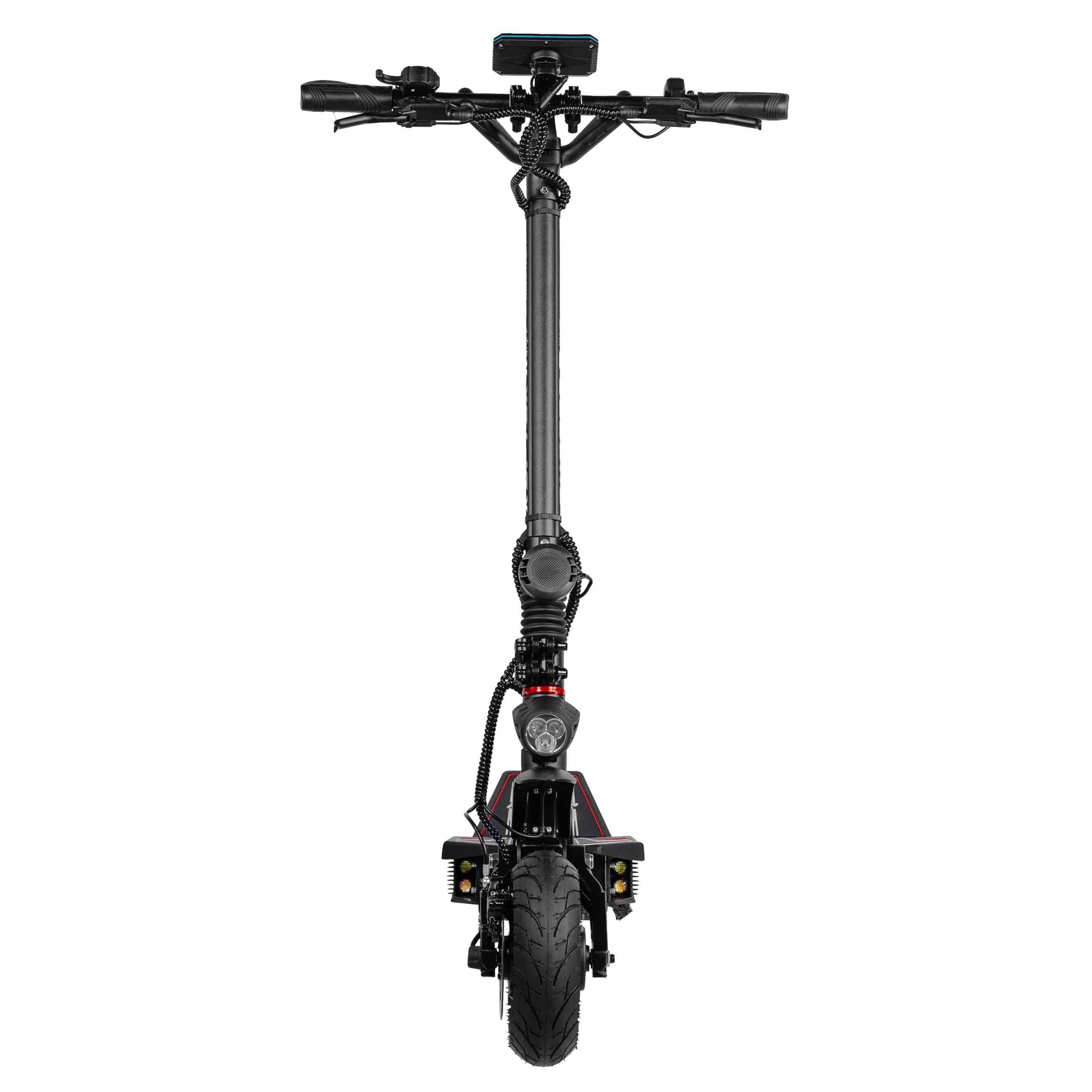 Czarny skuter elektryczny na białym tle. Posiada kierownicę, wyświetlacz i reflektor, z grubą oponą.