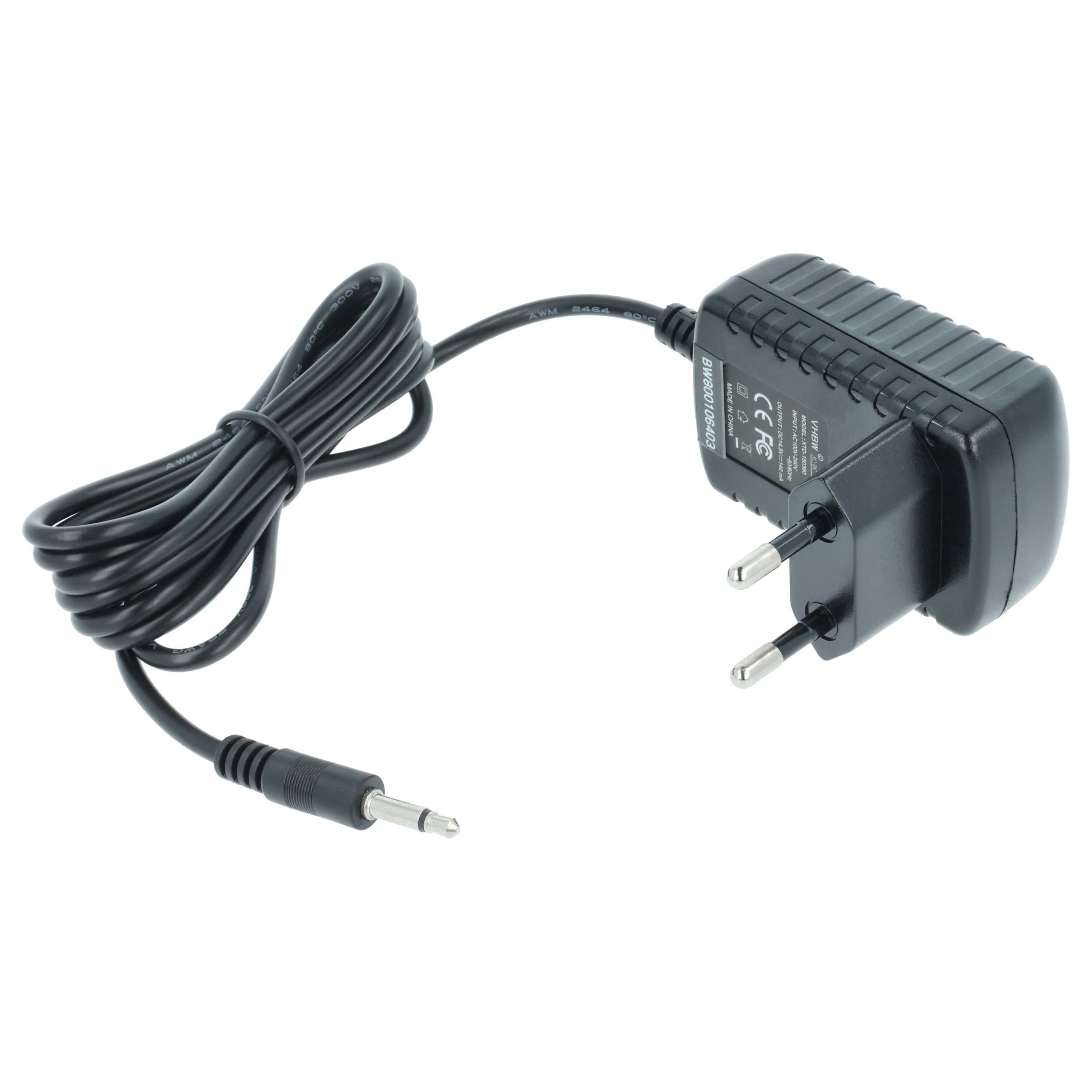 Schwarzes Netzteil mit Kabel und 3,5-mm-Klinkenstecker. Das Netzteil hat zwei Stifte und ein Etikett.