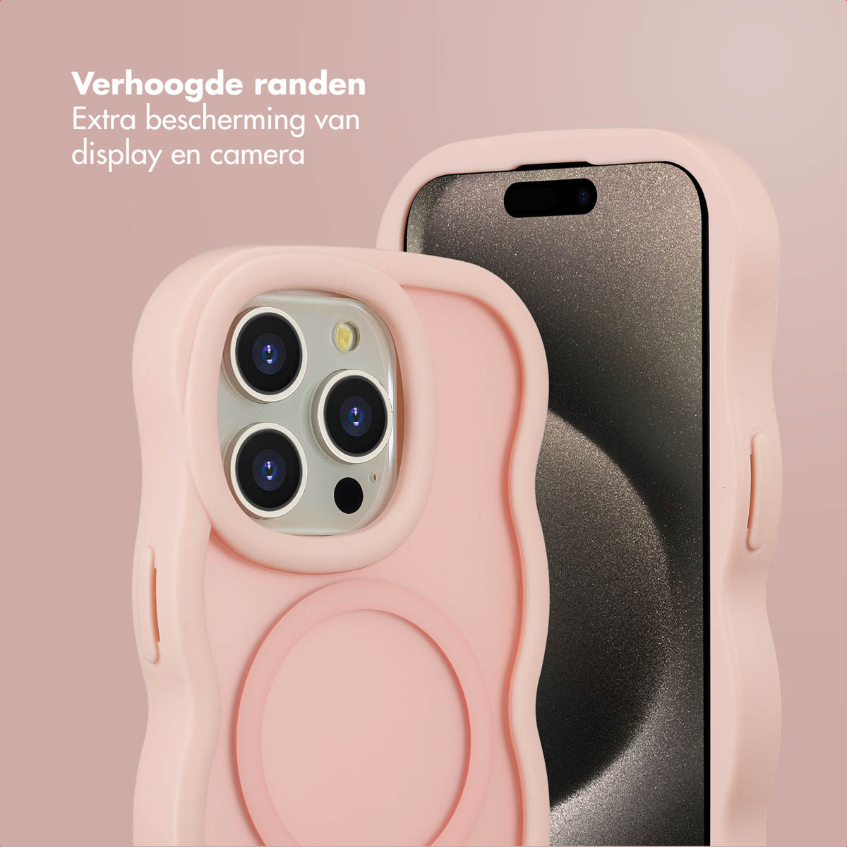 Een roze telefoonhoesje met verhoogde randen en een smartphone erin. De hoes heeft een golvend ontwerp en de camera is zichtbaar.