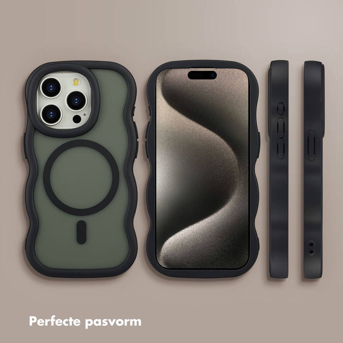 Sono esposte tre custodie per iPhone, verde scuro e nere. Una è assemblata. Le custodie sono mostrate da davanti e di lato. Testo in basso.