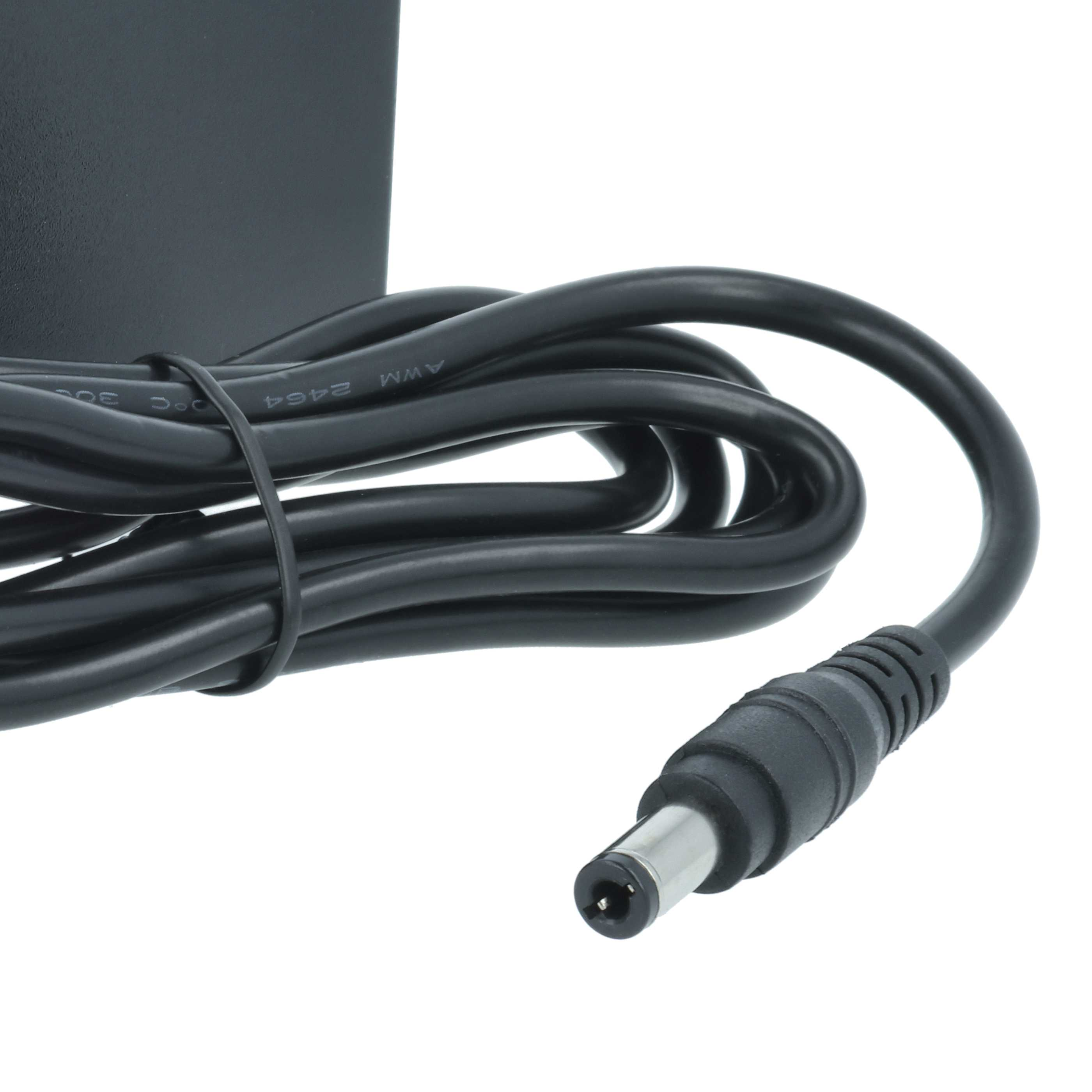 Ein schwarzes Netzteilkabel mit rundem Stecker. Das Kabel ist gebogen und hat im Hintergrund eine schwarze Box.