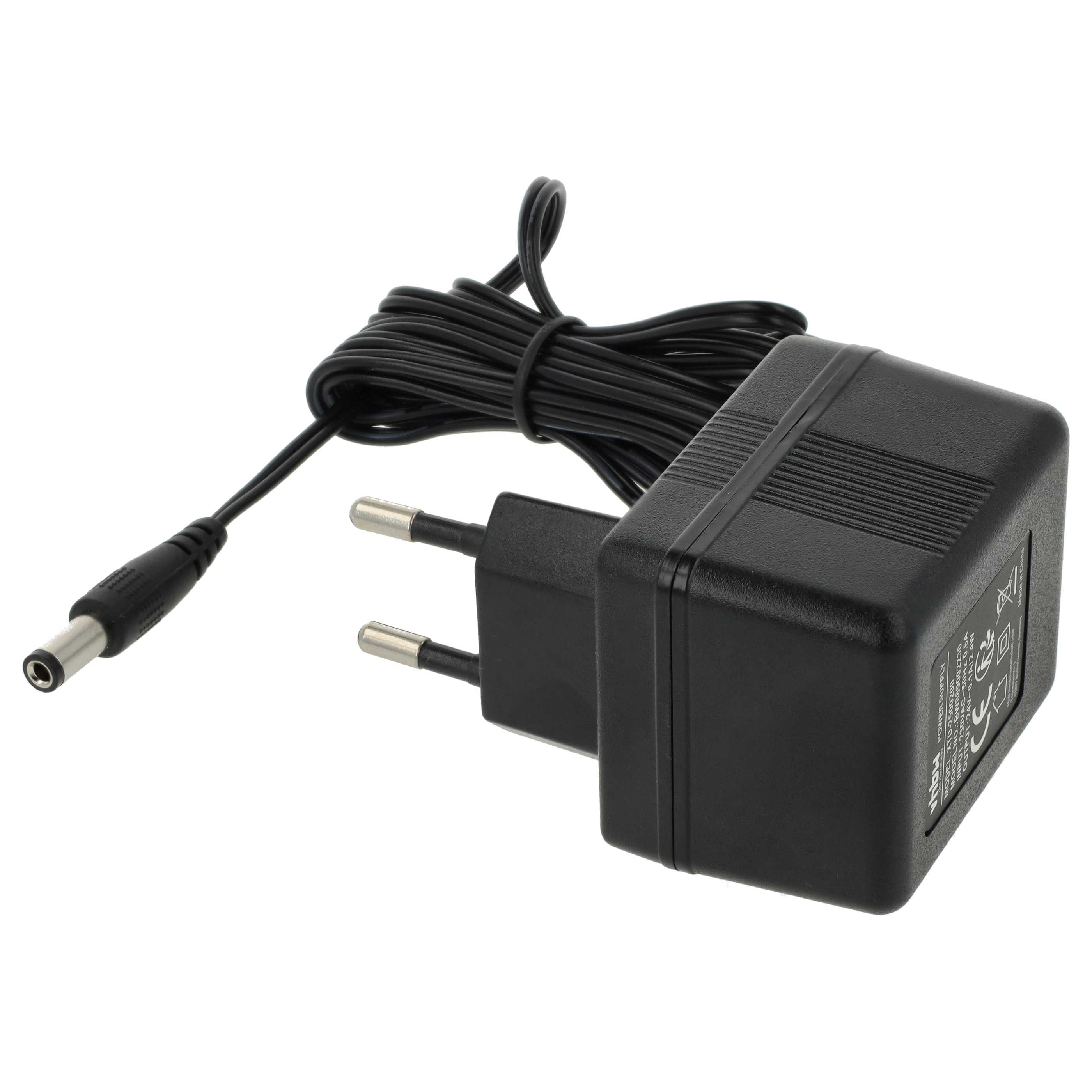 Ein schwarzes Netzteil mit Eurostecker und DC-Anschluss. Ein schwarzes Kabel ist befestigt.