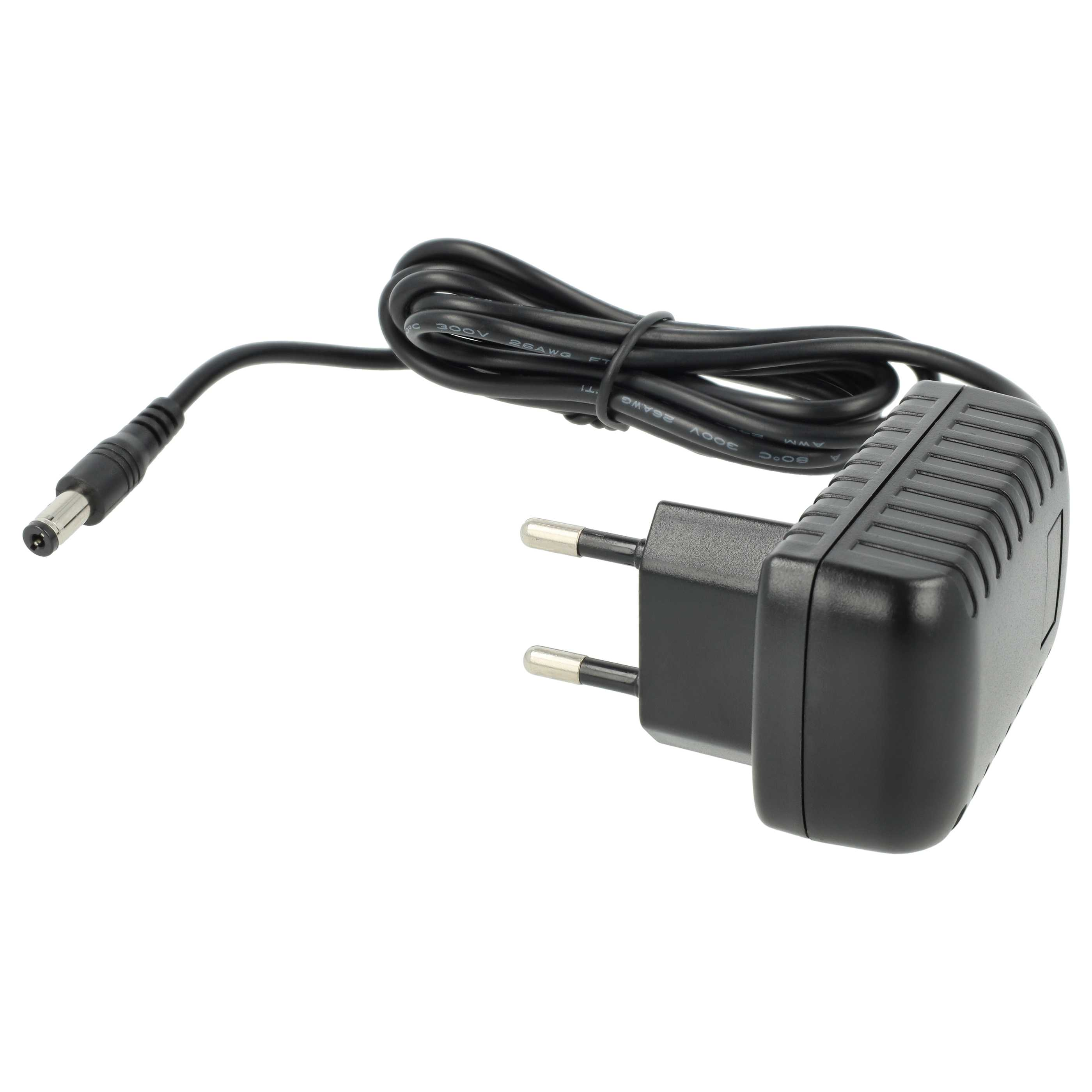 Ein schwarzes Netzteil mit Kabel und Stecker. Das Kabel ist gebogen. Der Hintergrund ist weiß.