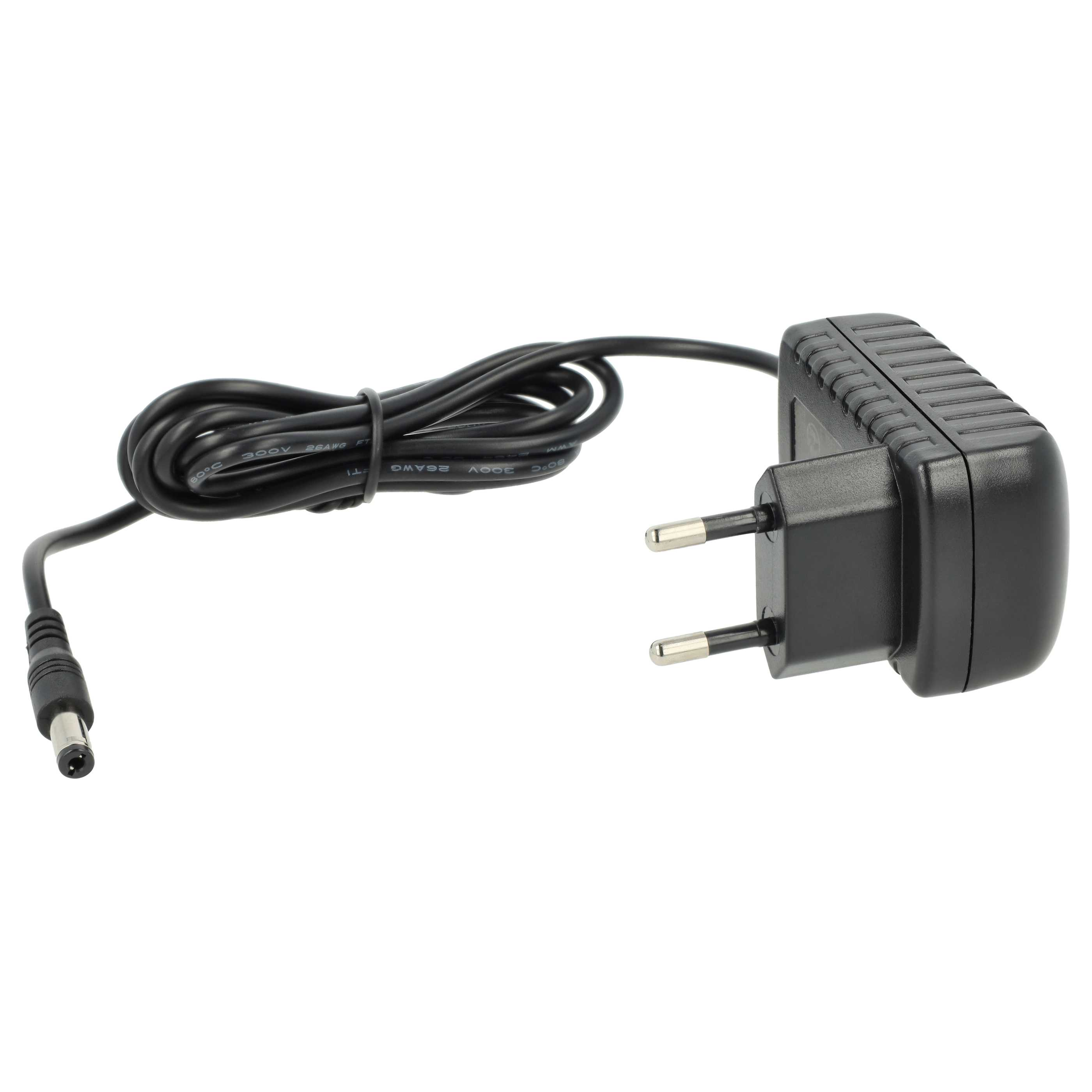 Ein schwarzes Netzteil mit Stecker liegt auf weißem Untergrund. Ein schwarzes Kabel ist angeschlossen.