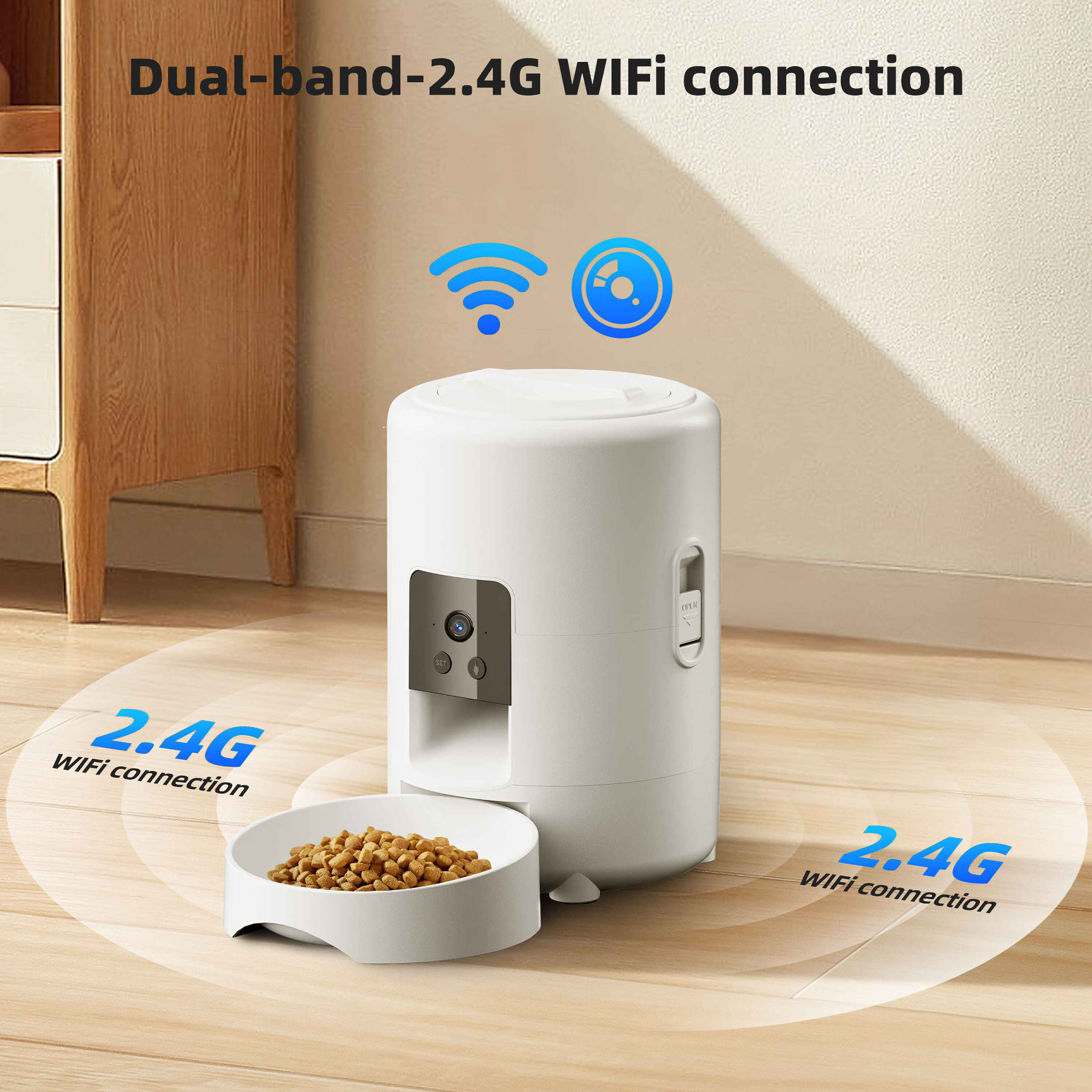 Ein weißer Futterautomat mit einer Schüssel Trockenfutter, WLAN-Symbolen und Text, der eine 2,4-G-WLAN-Verbindung anzeigt.