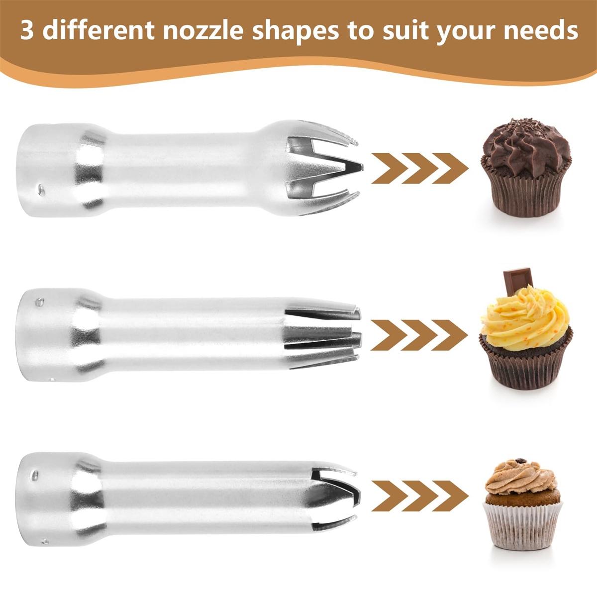 Drei Metall-Spritztüllen mit unterschiedlichen Formen, jeweils neben einem verzierten Cupcake, brauner Hintergrund.