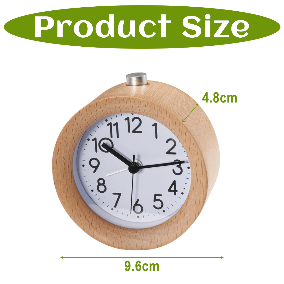 Wecker aus Holz, weißes Ziffernblatt, schwarze Zeiger und Zahlen. Maße: 9,6 cm breit, 4,8 cm dick. Produktgrößen-Etikett.