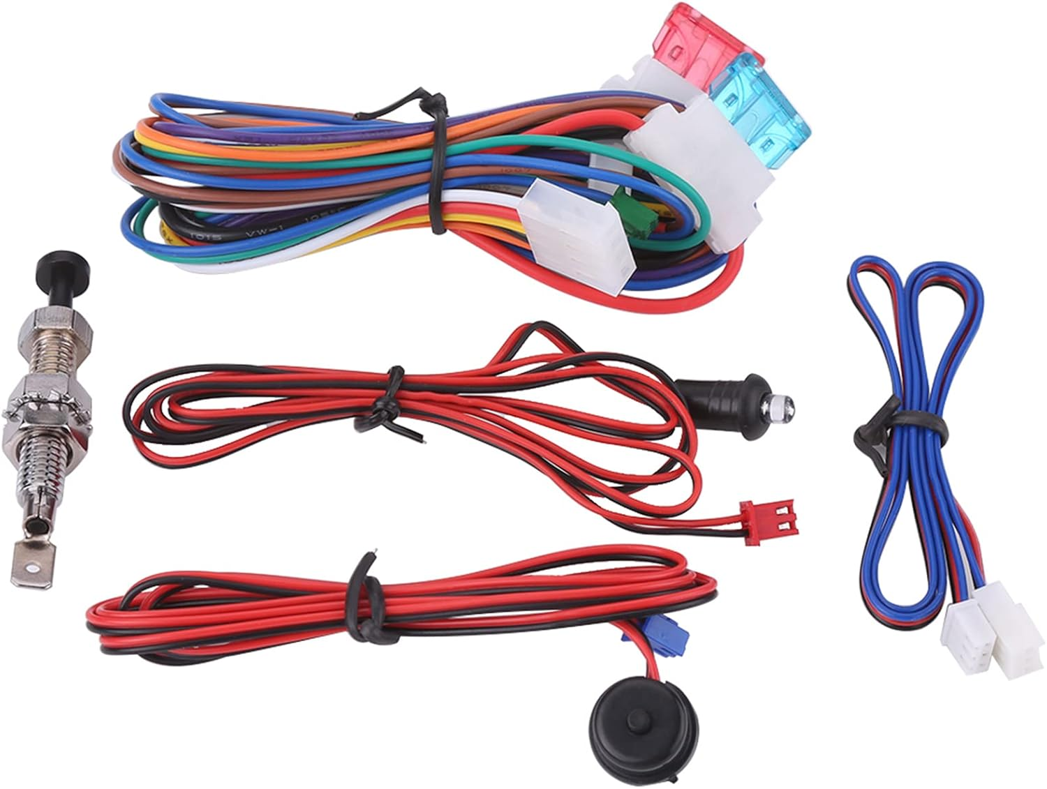 Verschiedene elektrische Drähte und Komponenten, darunter Sicherungen, Anschlüsse und ein Knopf, sind auf weißem Hintergrund angeordnet.