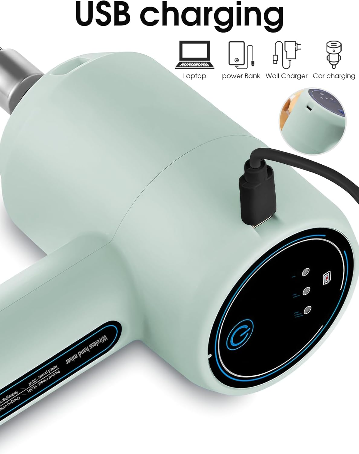 Ein mintfarbener kabelloser Handmixer mit eingestecktem Ladekabel. Symbole zeigen Ladeoptionen: Laptop, Powerbank, Wandladegerät, Auto.