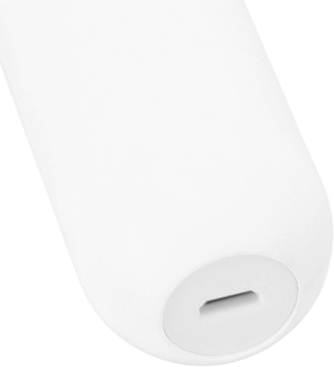 Nahaufnahme eines weißen, abgerundeten Objekts mit USB-Anschluss unten. Das Objekt ist glatt und glänzend, mit sauberem Design.