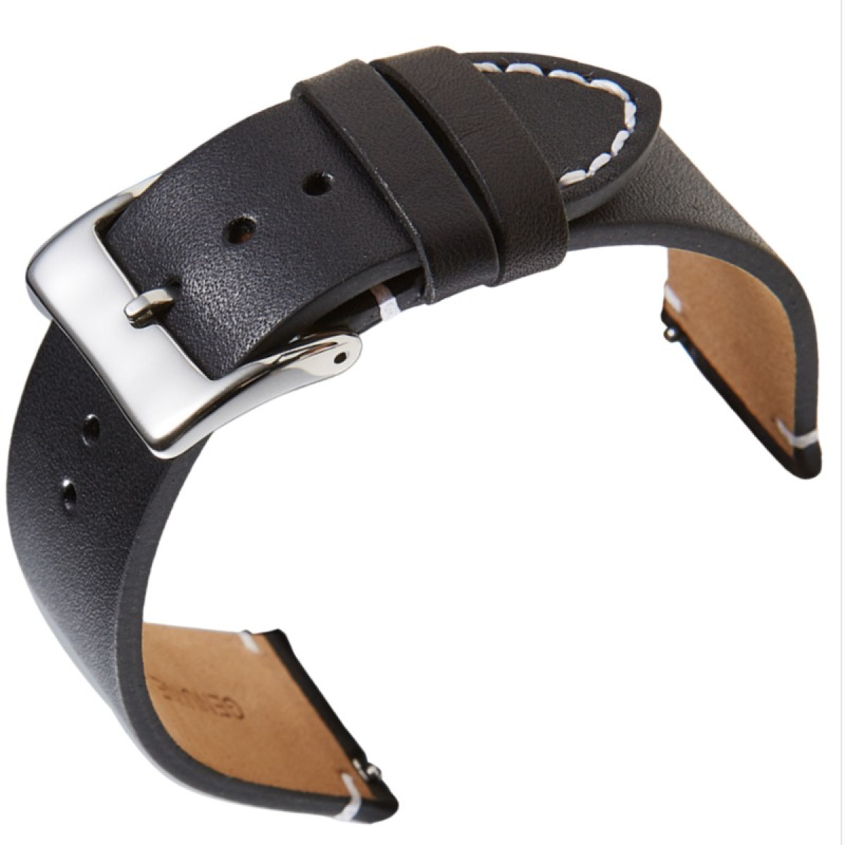 Ein schwarzes Lederarmband mit silberner Schnalle. Weiße Nähte sind sichtbar. Das Armband ist gebogen.
