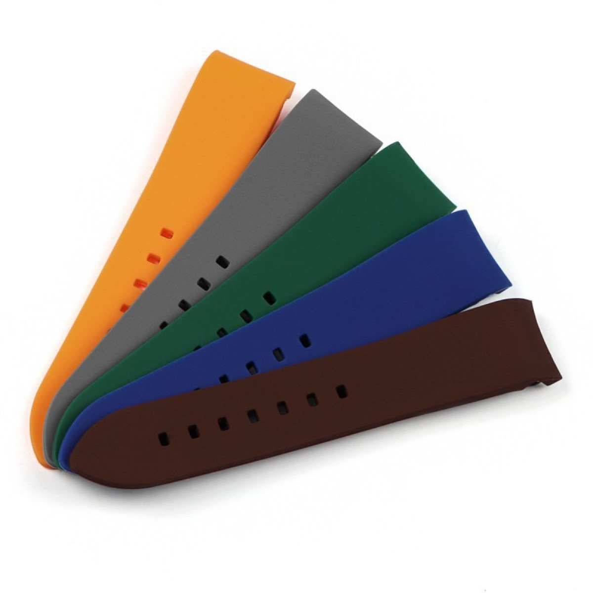 Cinque cinturini colorati: arancione, grigio, verde, blu e marrone. Ognuno ha fori e si trova su una superficie bianca.