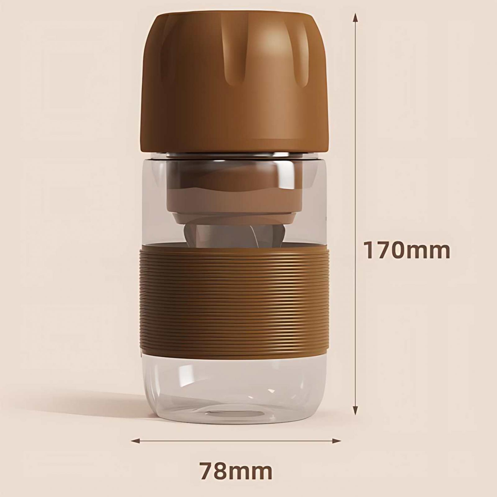 Ein brauner und klarer Entsafter. Er hat die Abmessungen 170 mm x 78 mm. Er besteht aus Kunststoff und hat ein geripptes Design.