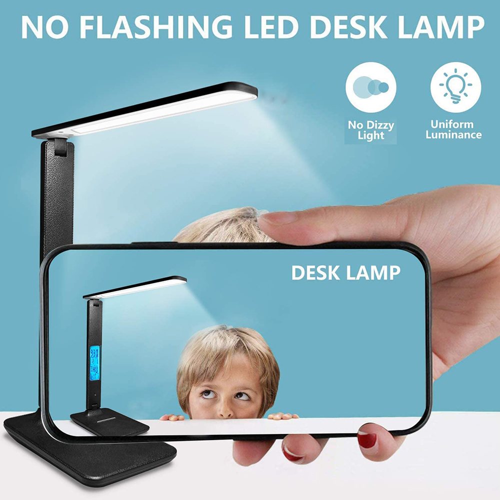 Eine schwarze Schreibtischlampe wird gehalten, mit einem Telefon, das dieselbe Lampe anzeigt. Ein Kind schaut hoch. Text: Keine blinkende LED-Schreibtischlampe.