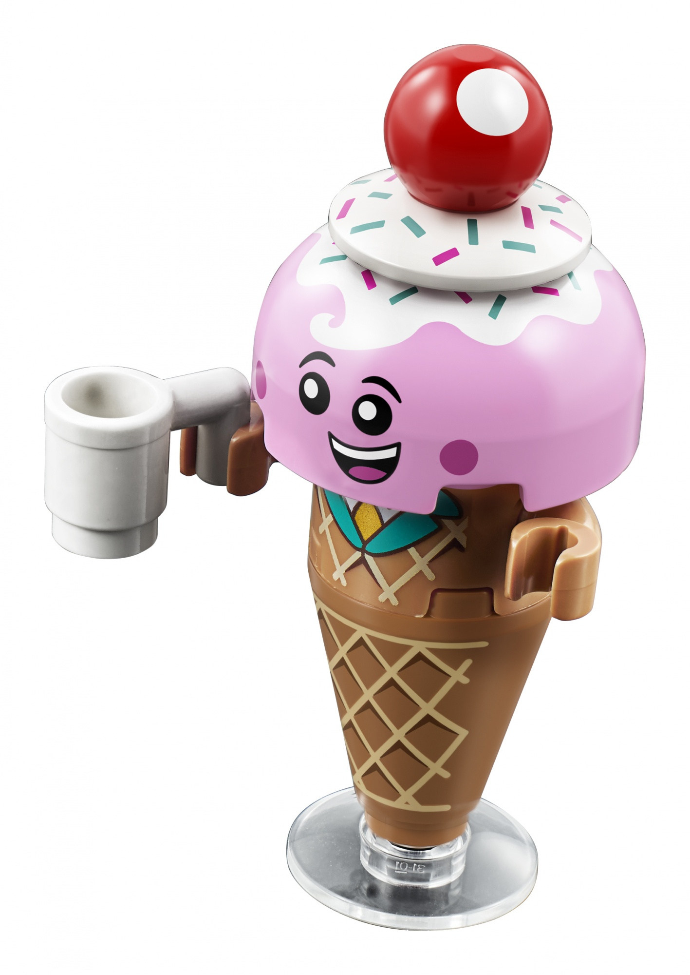 Una figura di cono gelato Lego. Gelato rosa con spruzzi, una ciliegia rossa e una base a cono waffle. Tiene una piccola tazza bianca.