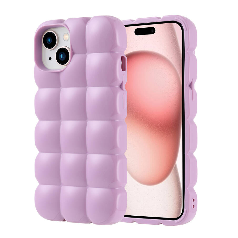Kapitone desenli lavanta rengi bir iPhone kılıfı. Telefon kılıfın içinde gösteriliyor. Arka plan pembemsi bir görüntü gösteriyor.