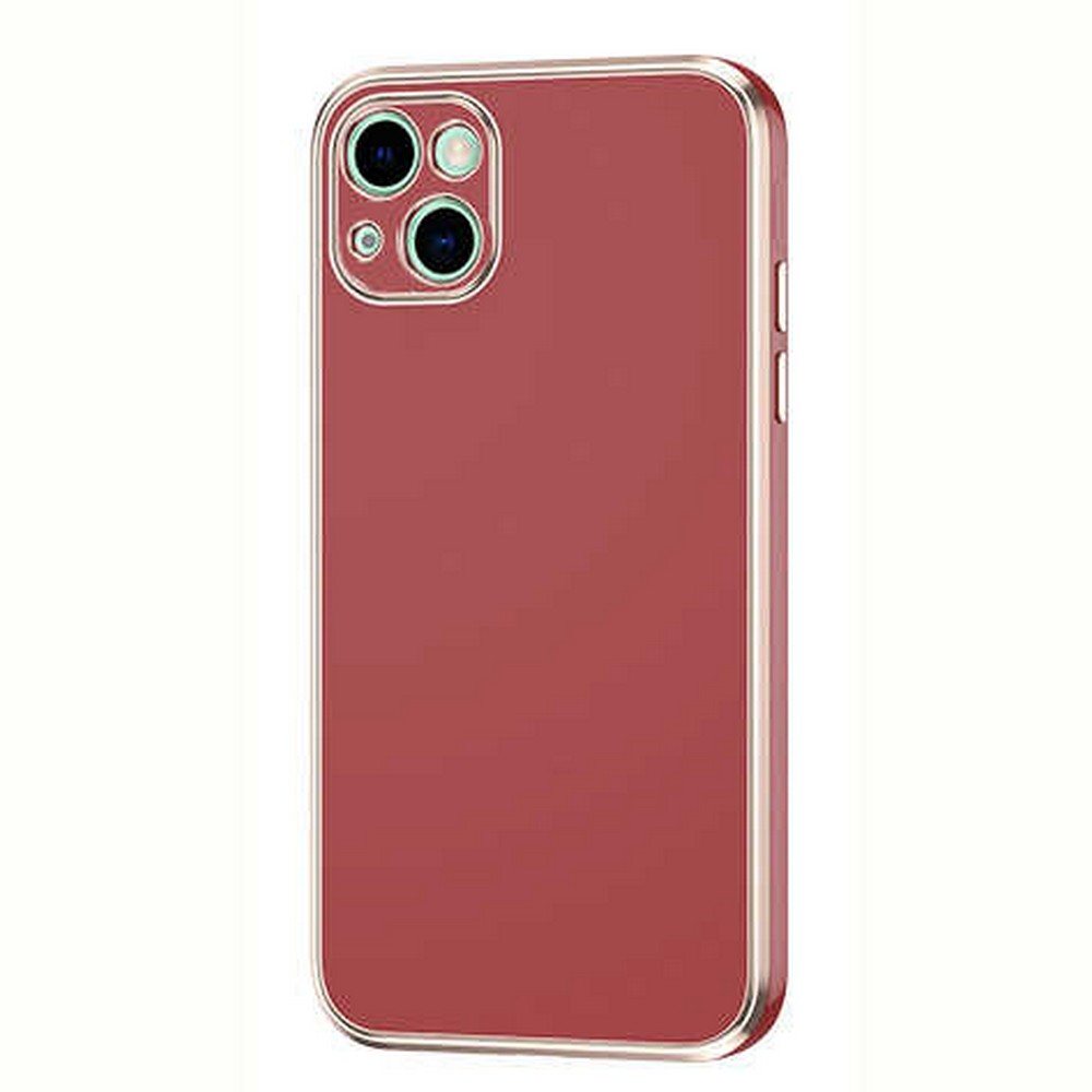 Altın çerçeveli kırmızı bir telefon kılıfı. Kamera boşlukları ve yan tarafta düğmeler var. Arka plan beyaz.