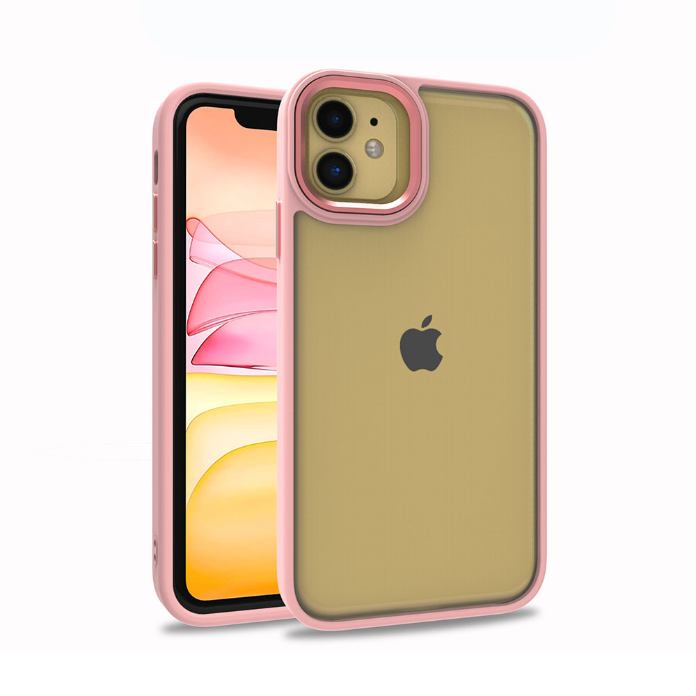 Pembe bir kılıf içinde bir iPhone. Kılıfın pembe bir çerçevesi ve şeffaf bir arka kısmı var. iPhone ekranında pembe bir duvar kağıdı görüntüleniyor.