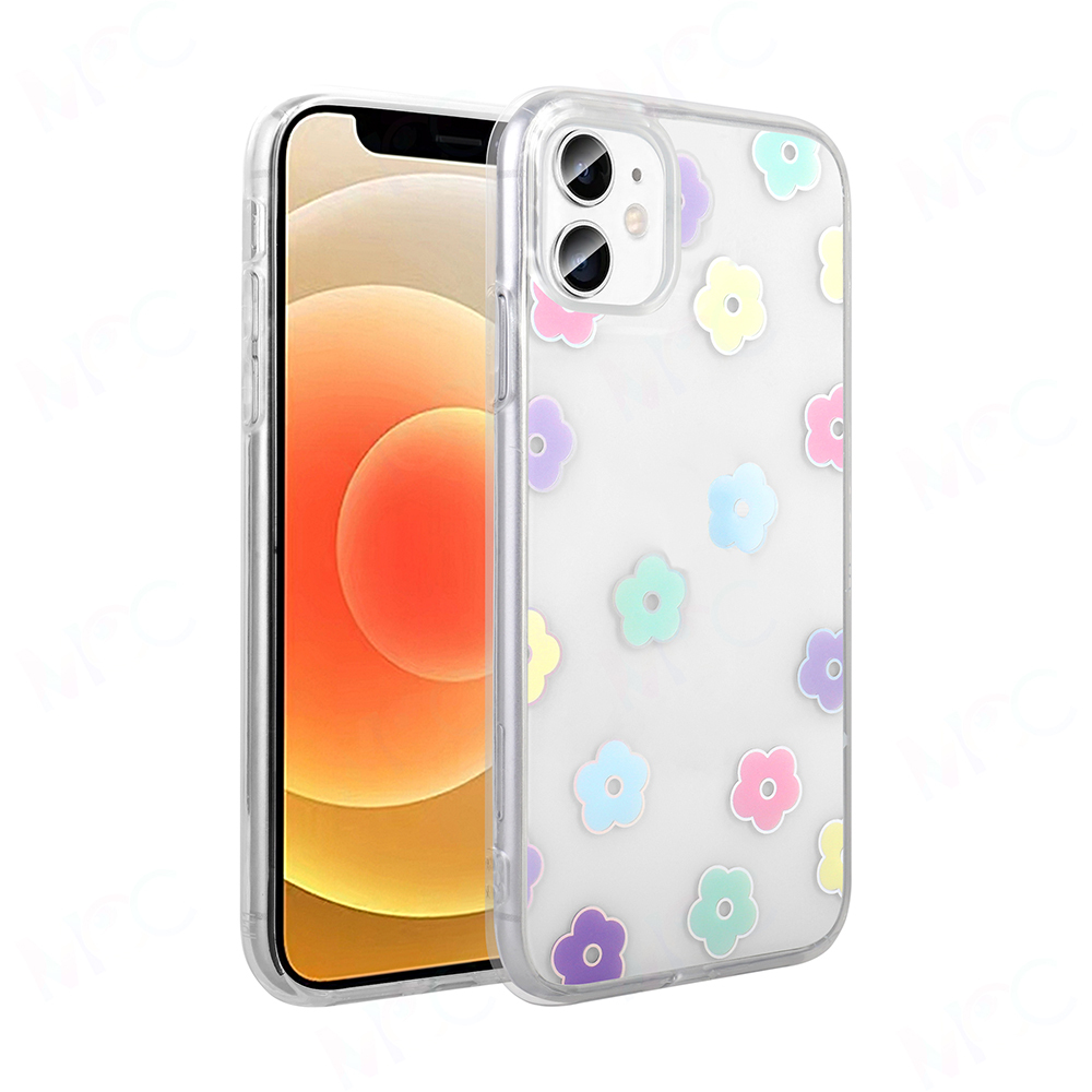 Renkli çiçek desenli şeffaf bir telefon kılıfı. İçinde bir iPhone var. Kılıf şeffaf.