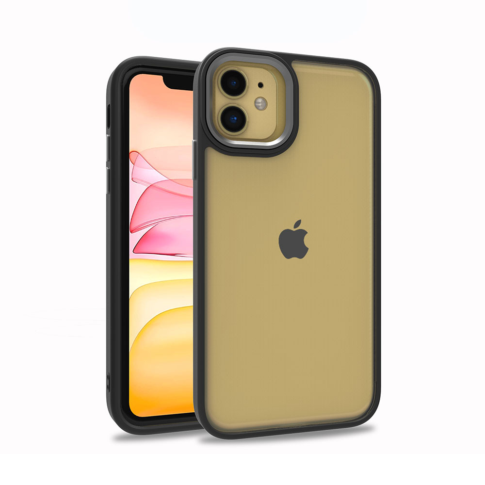 Siyah çerçeveli, altın renkli, şeffaf bir kılıfın içinde iki iPhone. Apple logosu görünür.