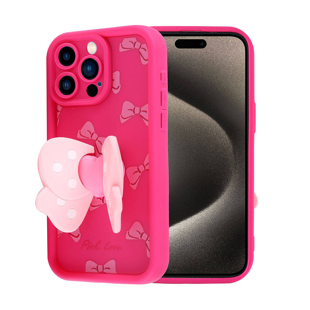 Pembe telefon kılıfı, fiyonk detayları ve fiyonk şeklinde bir tutacakla. Telefon ekranı siyah. Kılıfta 'Pink Love' yazıyor.
