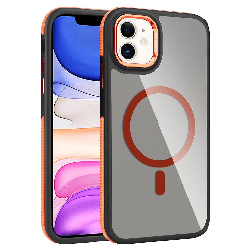 Koruyucu kılıf içinde bir iPhone. Kılıf siyah ve turuncu, arkası gri. Arka tarafta kırmızı bir daire ve çizgi var.