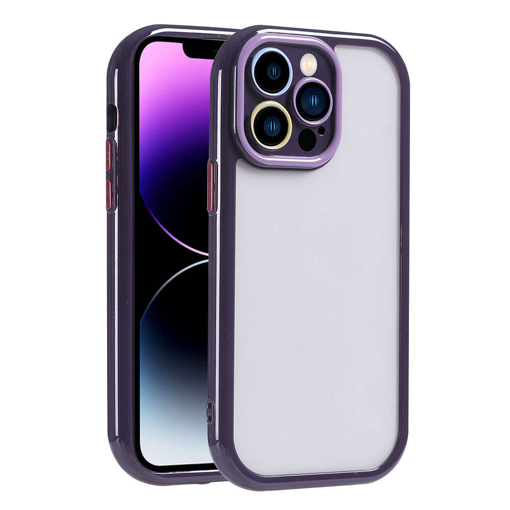 Mor ve şeffaf bir kılıf içinde bir iPhone. Kılıf mor bir çerçeveye ve kamera çerçevesine sahip. Telefon ekranı görülebilir.