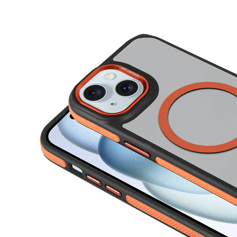 Siyah, turuncu detaylara sahip ve şeffaf arka yüzü olan bir telefon kılıfı. Kamera alanı siyah ve turuncudur.