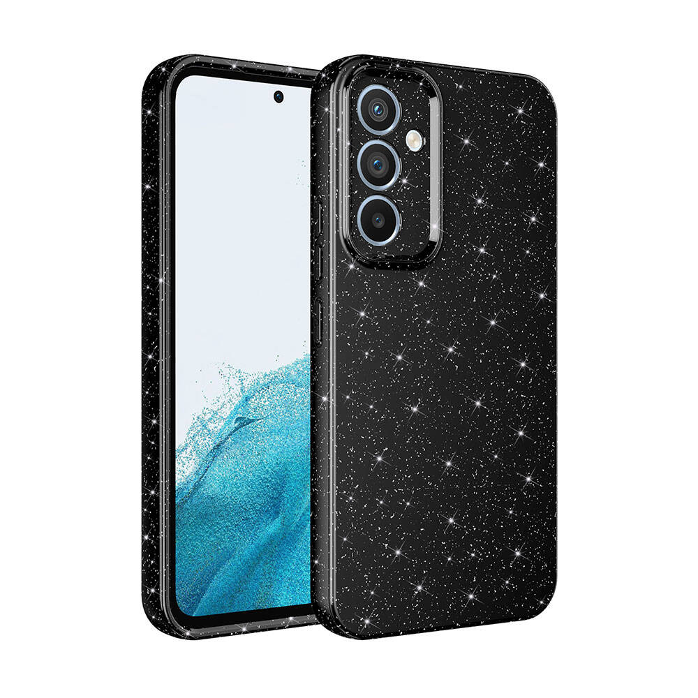 Parlak tasarımlı siyah bir telefon kılıfı. Telefon ekranı görünür durumda. Kılıf, üç lensli bir kamera modülüne sahip.