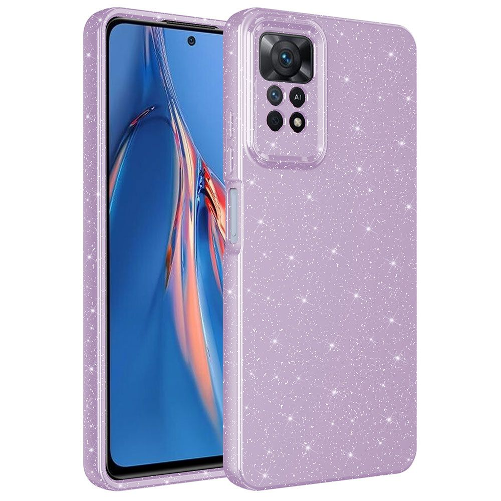 İçinde bir telefon bulunan mor renkli simli bir telefon kılıfı. Kılıfın kamera kesimi var.