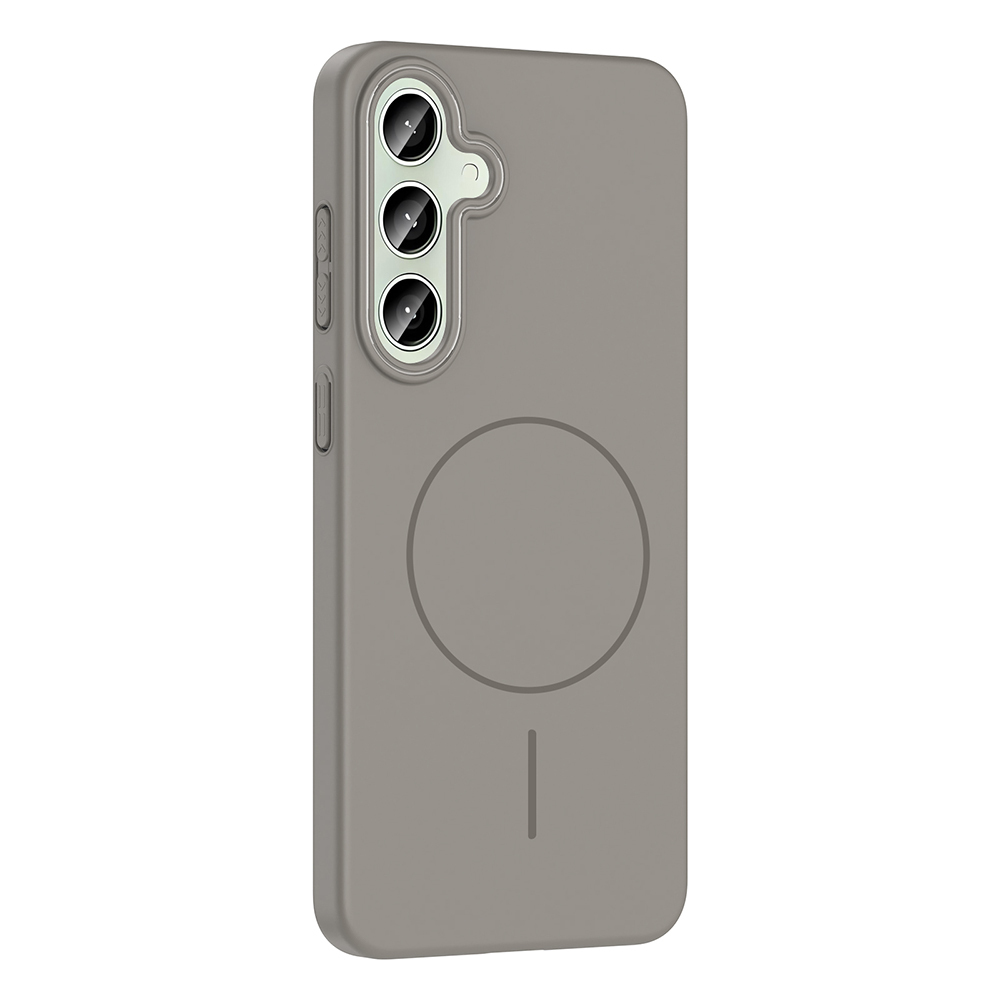 Üç kamera lensi ve arkasında dairesel bir tasarıma sahip gri bir telefon kılıfı. Basit ve modern bir görünüme sahip.