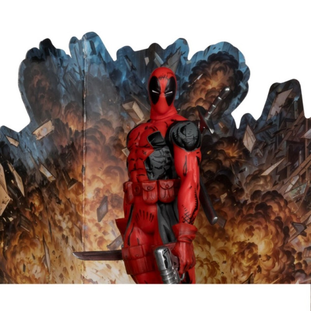 Kırmızı takım elbiseli ve maskeli Deadpool figürü, silah tutuyor, çizgi roman tarzı patlama arka planında.