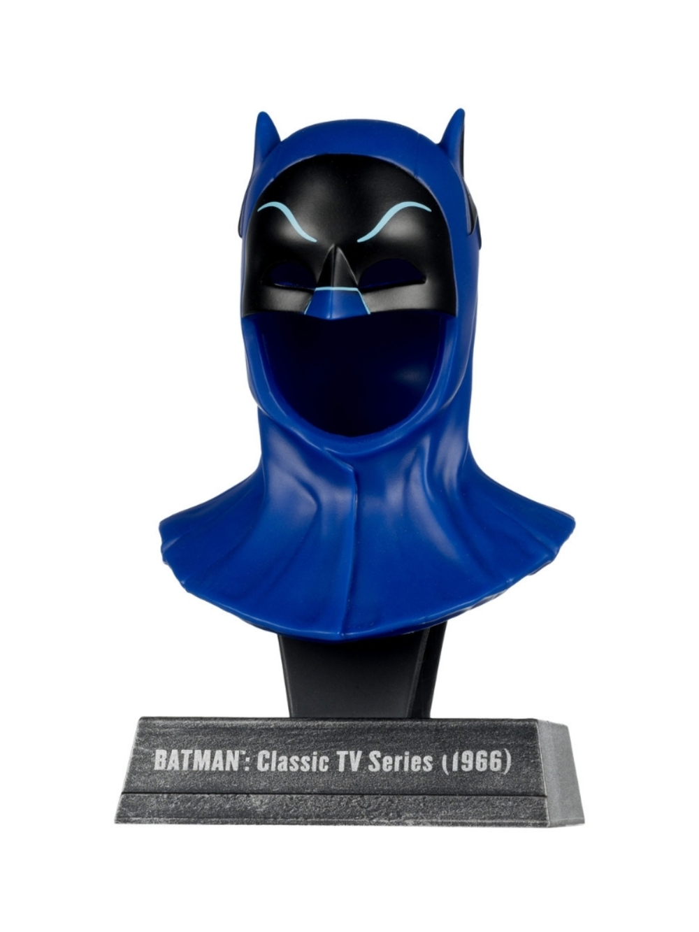 1966 TV dizisinden bir Batman büstü. Siyah bir maskenin üzerinde mavi bir başlık ve pelerin bulunur. Tabanı gri renktedir ve yazı vardır.