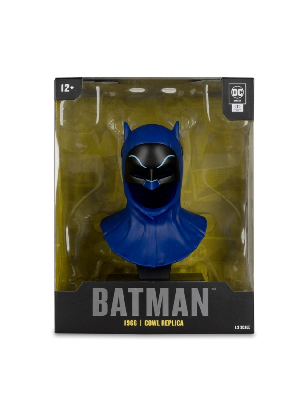 Bir kutuda bir Batman başlık replikası. Mavi ve siyahtır, Batman logosu vardır. Kutuda 'Batman 1966 Cowl Replica' yazıyor.