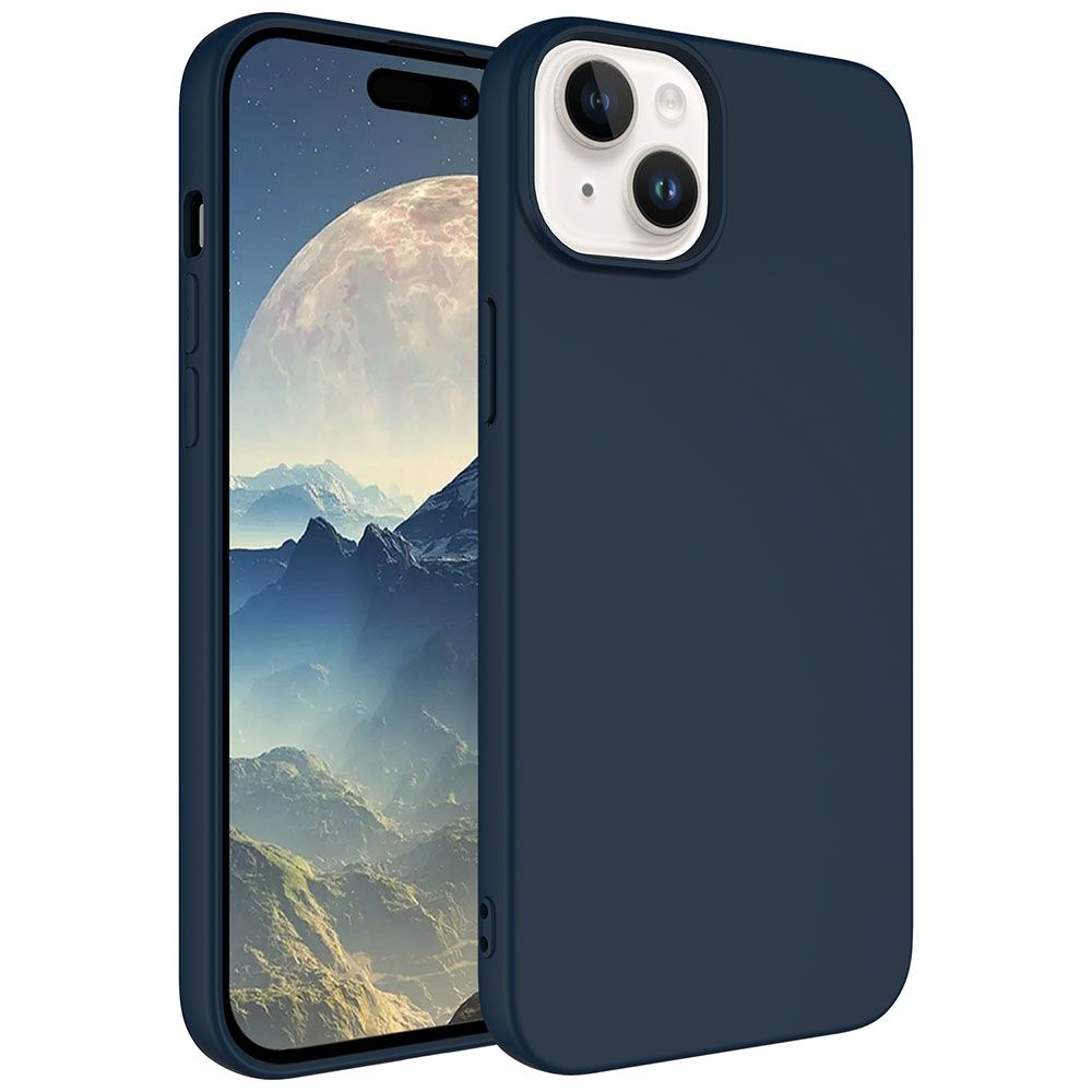 İçinde bir telefon bulunan lacivert bir telefon kılıfı. Telefon, bir dağ silsilesinin üzerinde bir ay gösteriyor. Telefondaki kamera lensleri.