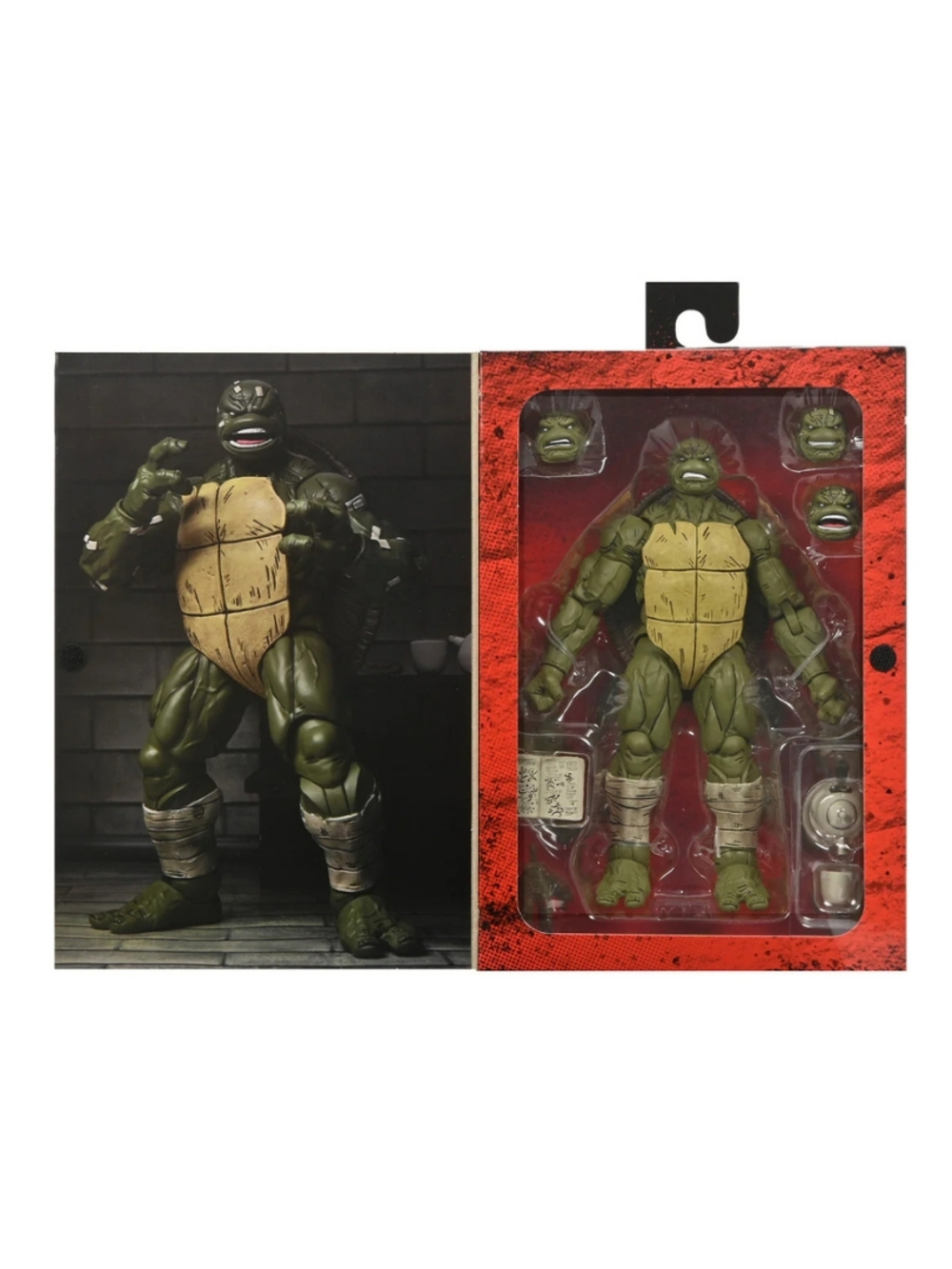 Görselde bir Teenage Mutant Ninja Turtles aksiyon figürü var. Kutu içinde ve dışında. Figür yeşil ve ten rengi bir göğse sahip.