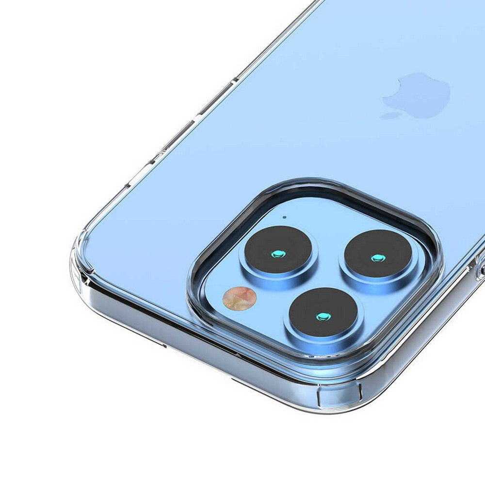 Şeffaf bir telefon kılıfı, mavi bir iPhone'un arkasını kaplar. Kamera alanı üç siyah mercek ve bir flaş gösterir.