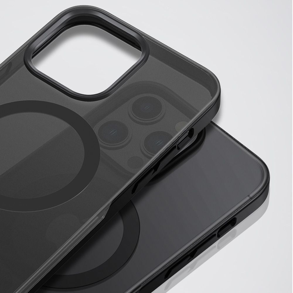 İki şeffaf siyah telefon kılıfı, biri diğerinin üzerinde. Üst kılıf, telefon lenslerini ortaya çıkaran bir kamera kesiğine sahip.