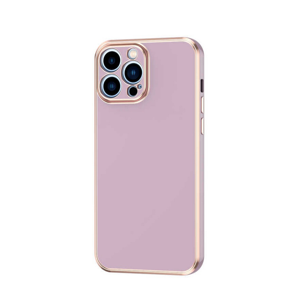 Altın çerçeveli, lavanta rengi bir telefon kılıfı. Dört kamera merceği görülebilir. Kılıf bir akıllı telefon içindir.