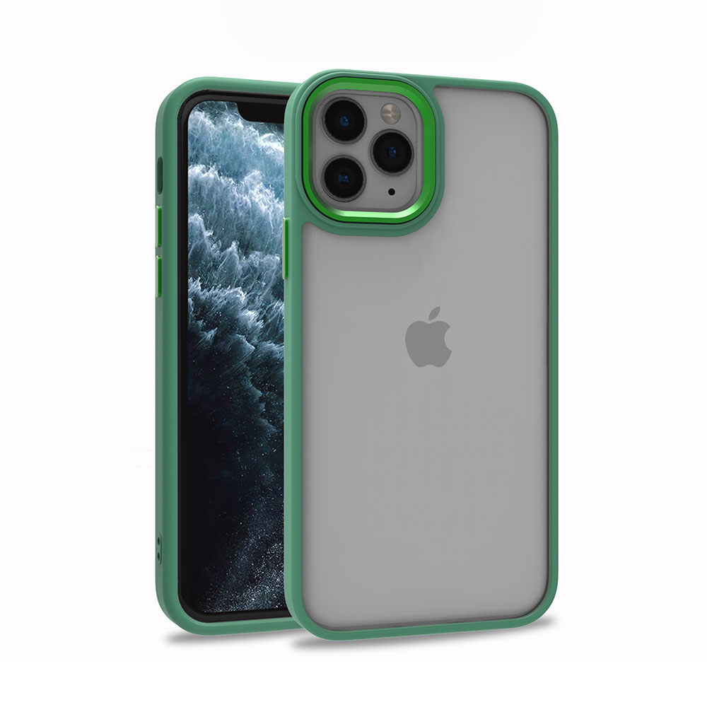 İki iPhone kılıfı, biri solda diğeri sağda. Her ikisi de yeşil çerçeveye sahip. Sağdaki şeffaf bir arka yüze sahip. Arka plan beyaz.