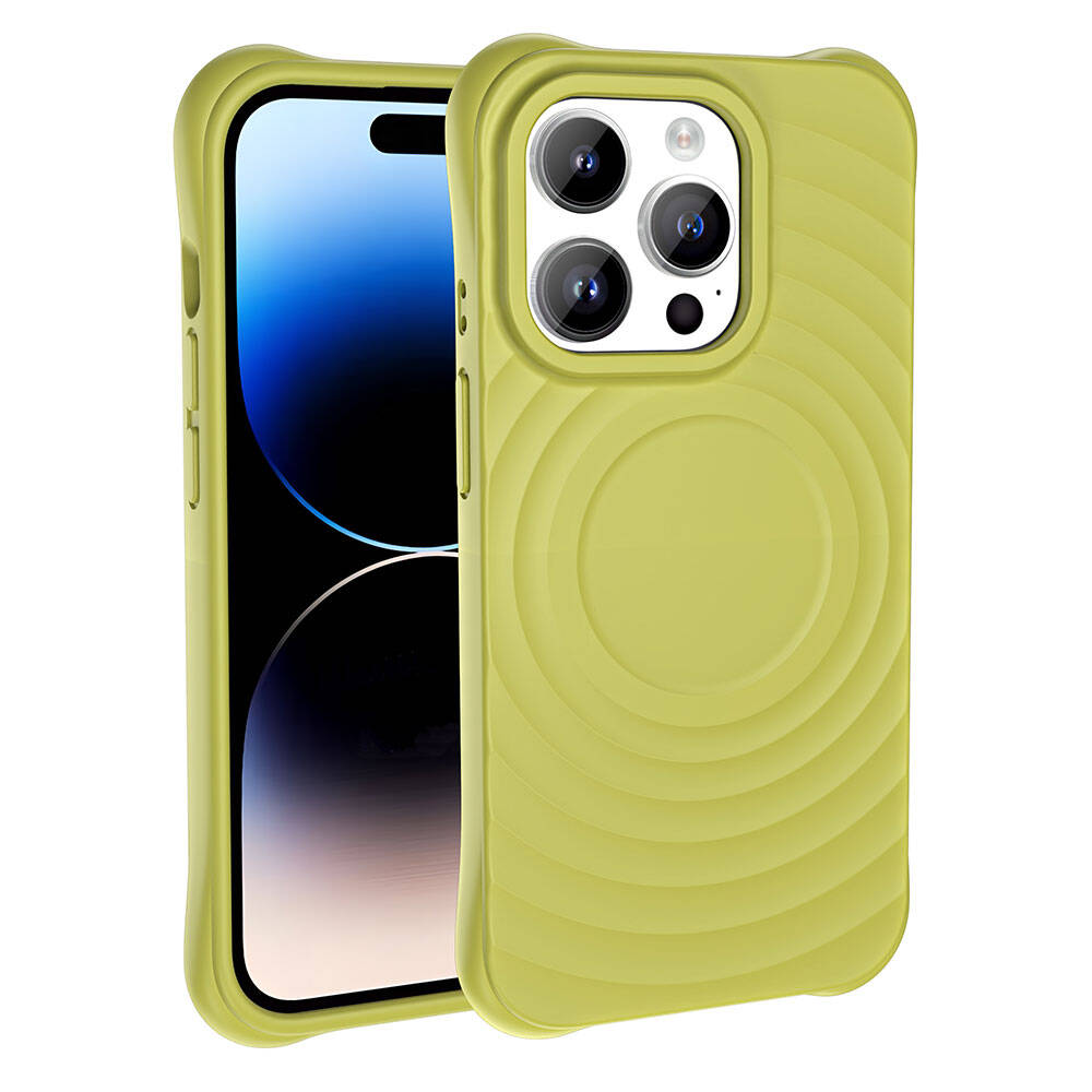İçinde bir telefon bulunan yeşil bir telefon kılıfı. Kılıfın arkasında dairesel bir tasarım var ve beyaz bir arka plan üzerinde.