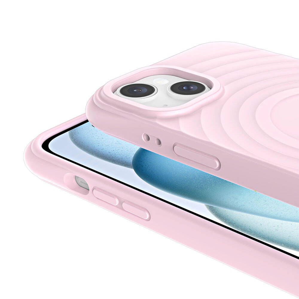 Pembe bir telefon kılıfının yakın çekimi, kamera lenslerini ve yan düğmeleri gösteriyor. Kılıfın dokulu bir sırtı var ve bir telefona uyuyor.