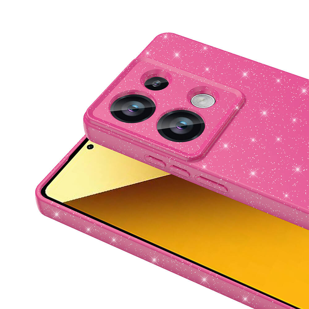 Çoklu kamera lensli pembe, ışıltılı bir telefon kılıfı gösteriliyor. Telefon ekranı altın sarısı. Arka plan beyaz.