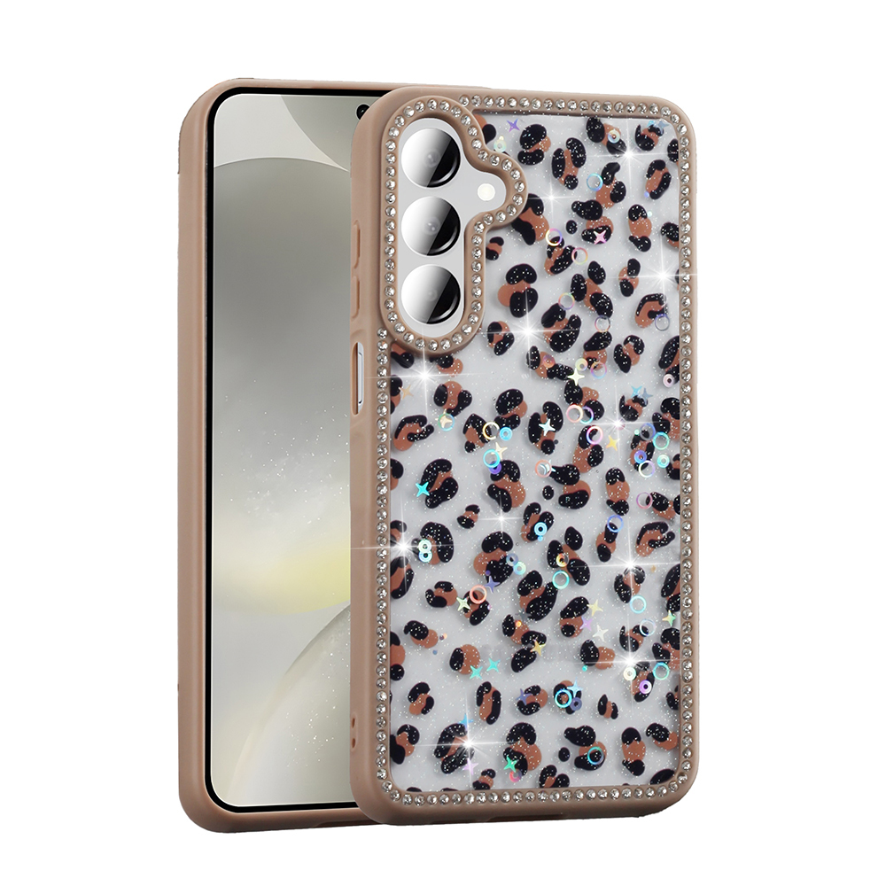 Leopar desenli bir telefon kılıfı. Kılıf, kristal kenarlı bej renktedir. İçinde bir telefon görülebilir.