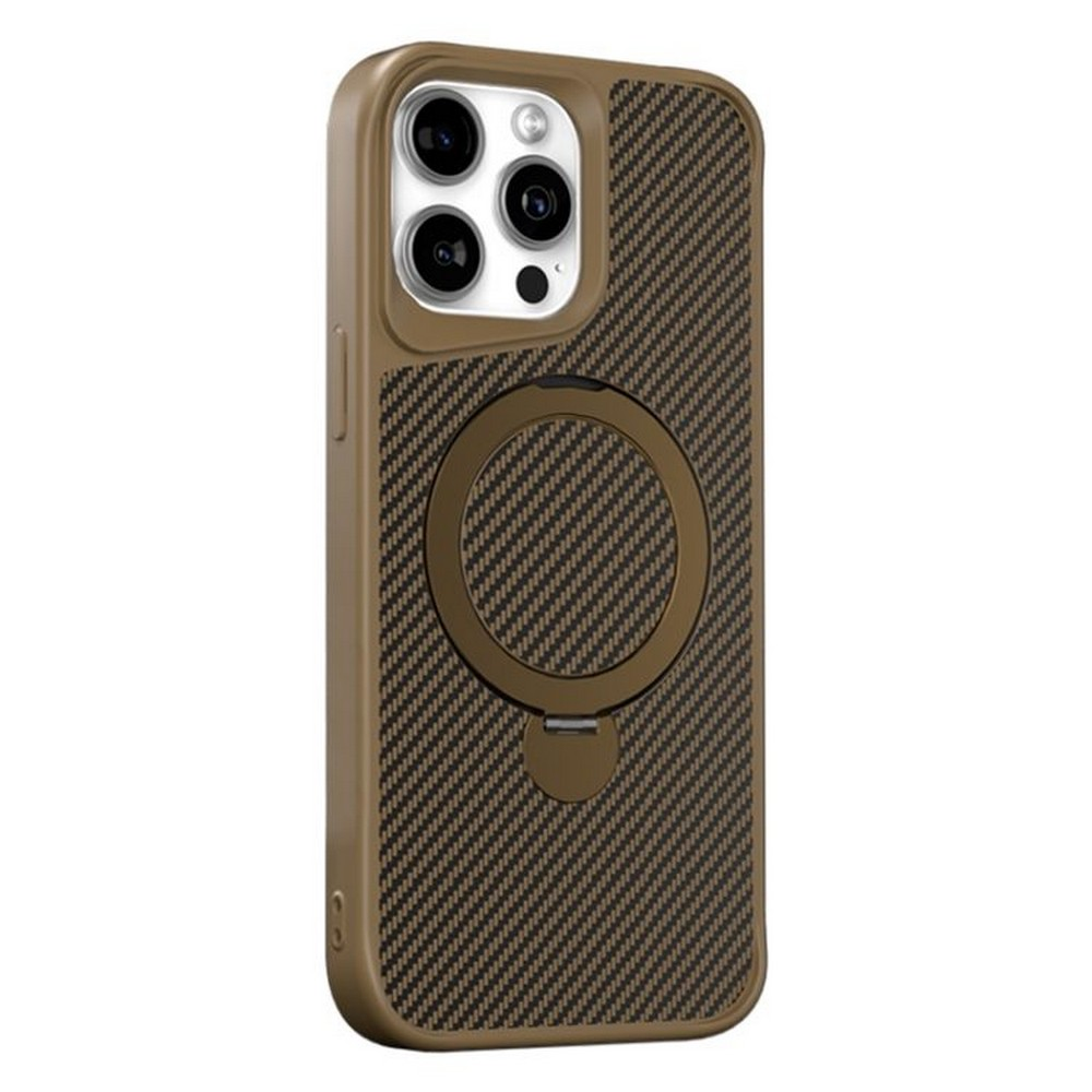 Karbon fiber dokulu kahverengi bir telefon kılıfı. Halkalı bir tutucuya ve birden fazla merceği olan bir kamera oyuğuna sahip.