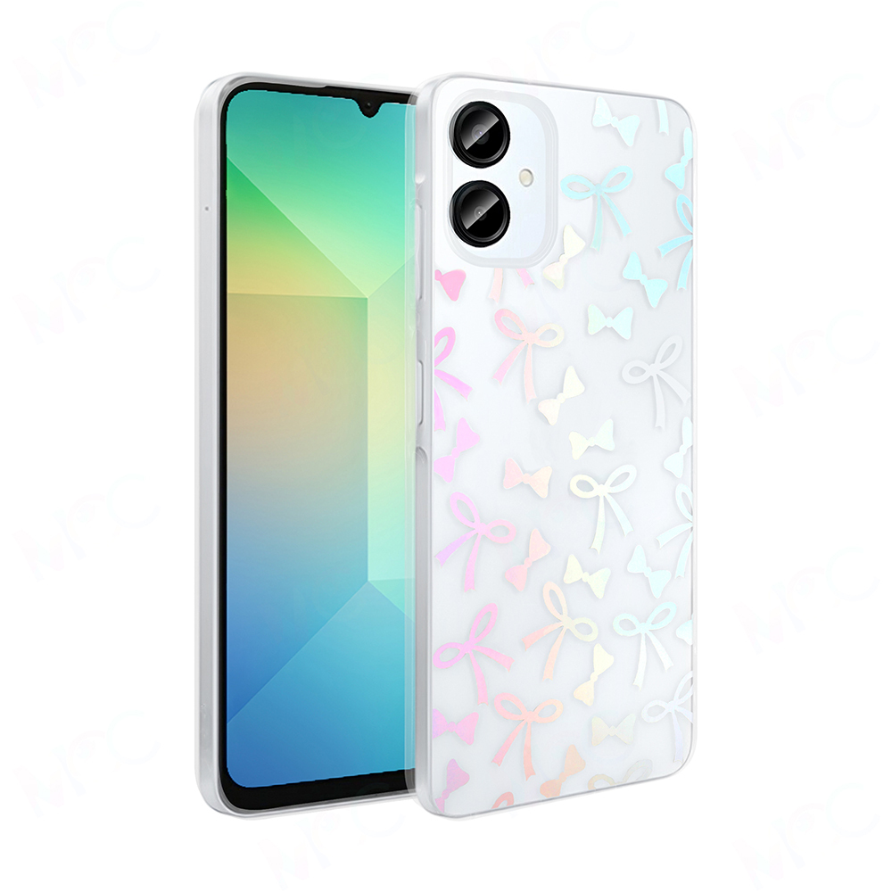 Pastel renkli kurdelelerle süslenmiş şeffaf kılıflı bir telefon. Ekran açık, açık yeşil ve sarı renk geçişi gösteriyor.